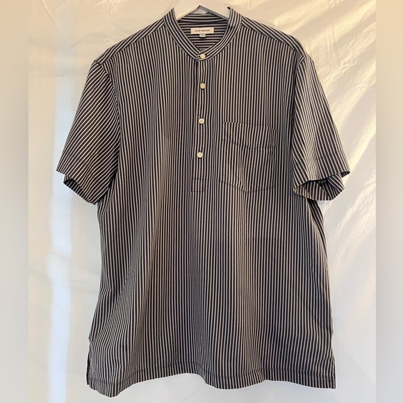 Club Monaco Other - Club Monaco Blue & White Striped Casual S/S Shirt sz. XL